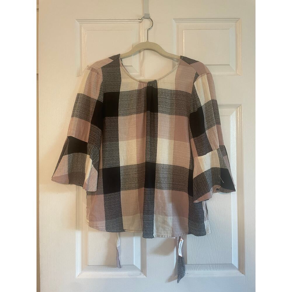 Ro & De Plaid Bell Sleeve Bow Back Blouse sz Medium